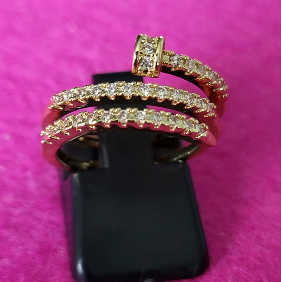 Cute Crystal Ring. Size 5.5 - Picture 4 of 4